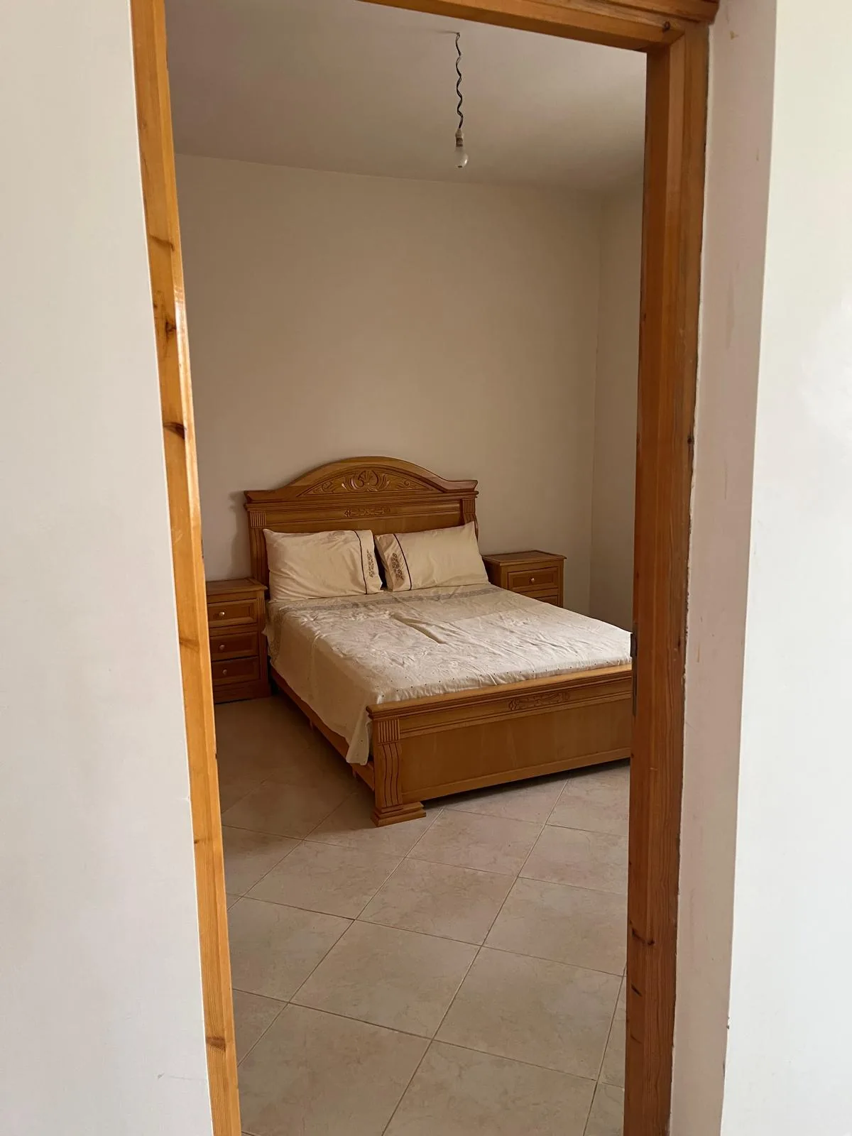 Chambre meublée dans la villa à vendre à Bni Yakhlef