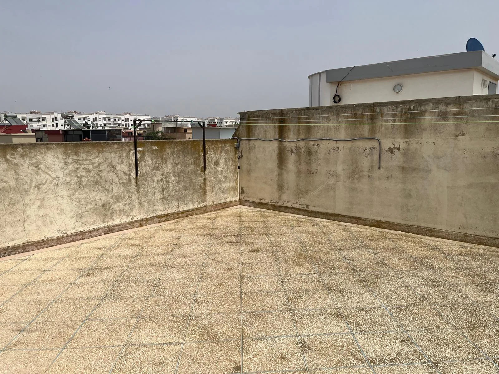 Grande terrasse de la villa